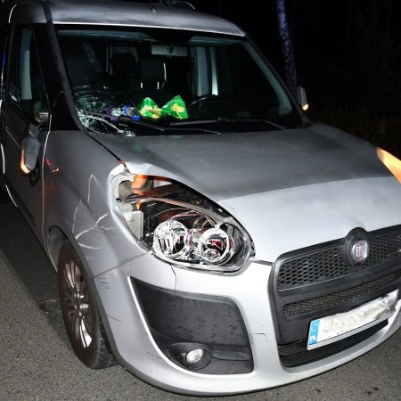 Tragedia na nieoświetlonej drodze. 69-latek nie żyje. Na miejscu lądował śmigłowiec LPR [ZDJĘCIA]