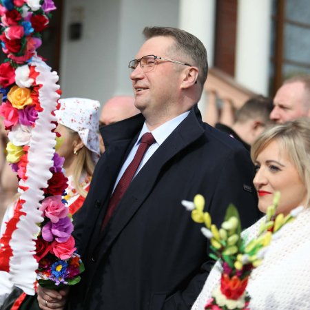 Przemysław Czarnek na Niedzieli Palmowej w Łysych. Świętował z Kurpiami [WIDEO, ZDJĘCIA]