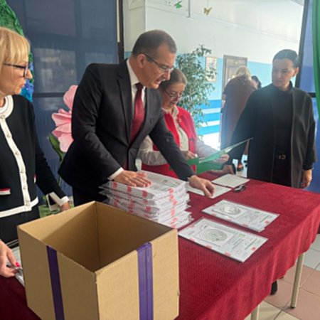 Egzamin ósmoklasisty 2026 dobiega końca. Ostatni dzień zmagań z językiem obcym [ZDJĘCIA]