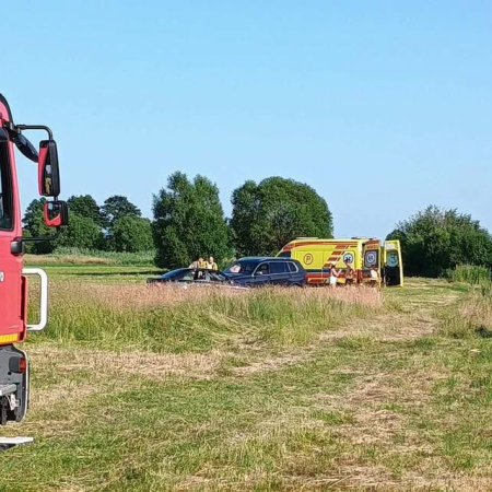 Kilometry od utwardzonej drogi. Służby walczyły o szybkie dotarcie do rannego