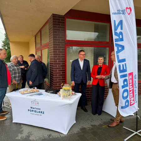 Mobilne biuro poselskie. Mariusz Popielarz spotyka się z wyborcami