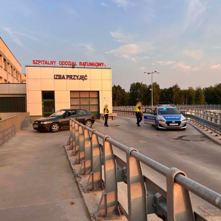 Audi zablokowało karetkom dostęp do SOR-u. Kierowca słono za to zapłaci [ZDJĘCIA]
