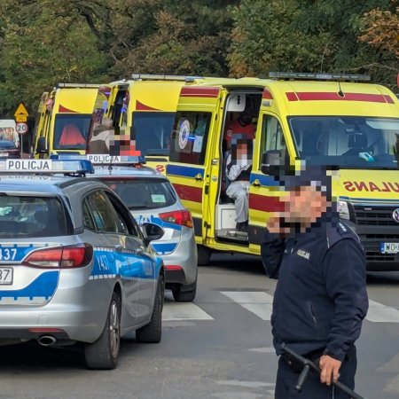 Atak nożownika w szkole w Ostrołęce! Są ranni! [WIDEO, ZDJĘCIA]