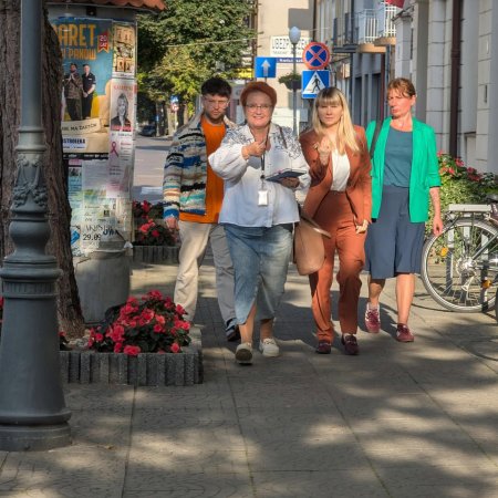 Rzecznik praw dziecka przyjechała do Ostrołęki po ataku nożownika w szkole