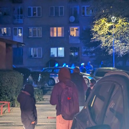 Wieczorne działania po ataku w ostrołęckiej szkole. Policja w kilku miejscach [WIDEO, ZDJĘCIA]