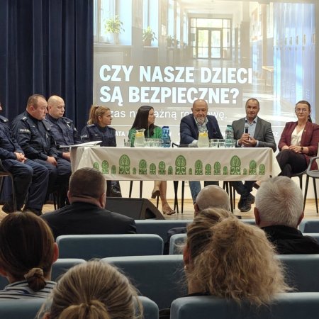Bezpieczeństwo dzieci najważniejsze. Ważna debata w Kadzidle [ZDJĘCIA]