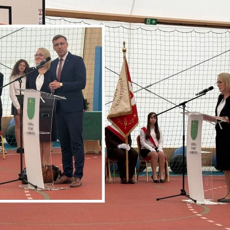 Od 20 lat noszą imię Jana Pawła II. Podwójne święto szkoły [ZDJĘCIA]