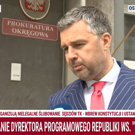 Michał Rachoń z TV Republika w prokuraturze w Ostrołęce. "Nie będę dzielił się żadną wiedzą"