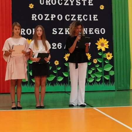 Pierwszaki zaczynają, ósmoklasiści są na ostatniej prostej. Nowy rok w SP nr 5 [WIDEO, ZDJĘCIA]