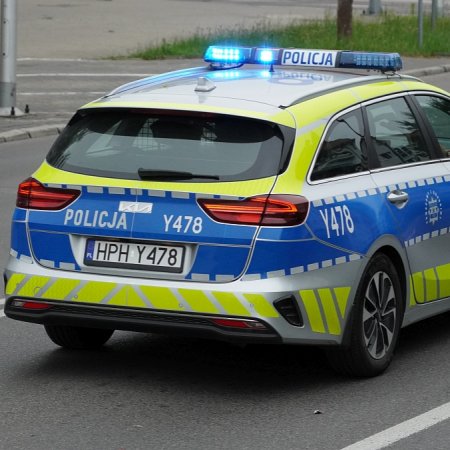 „Okazali wielkie serce i profesjonalizm”. Wdzięczna rodzina dziękuje ostrołęckim policjantom za ratunek