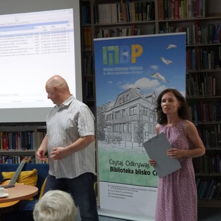 Muzyczna podróż w bibliotece. Seniorzy poznali historię i brzmienia flamenco [ZDJĘCIA, WIDEO] 