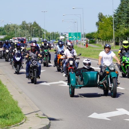 Parada motoryzacyjna przejechała ulicami Ostrołęki! [ZDJĘCIA, WIDEO] 