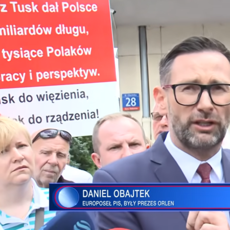 Beata Kalinowska wśród wspierających Daniela Obajtka przed prokuraturą [WIDEO]