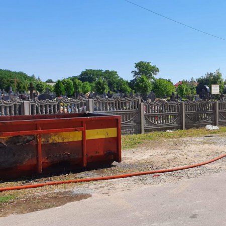 Goworowo: Kontener stanął w ogniu. Akcja strażaków