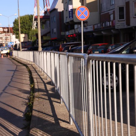 Wymiana barierek przy Fieldorfa "Nila". Będzie bezpiecznie i estetycznie