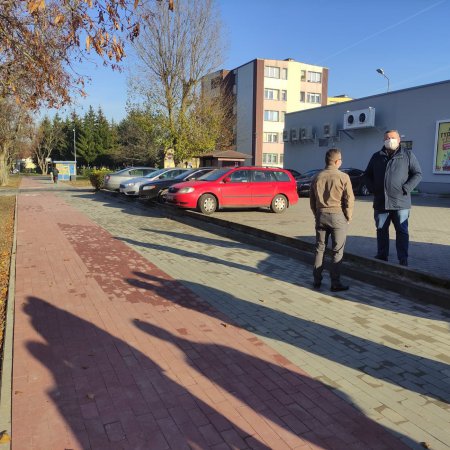 Kontrowersyjna inwestycja zakończona. Chodnik przy ulicy Sienkiewicza odebrany [ZDJĘCIA]