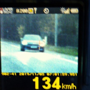 134 km/h w terenie zabudowanym! Jeździł jak szalony, stracił prawo jazdy