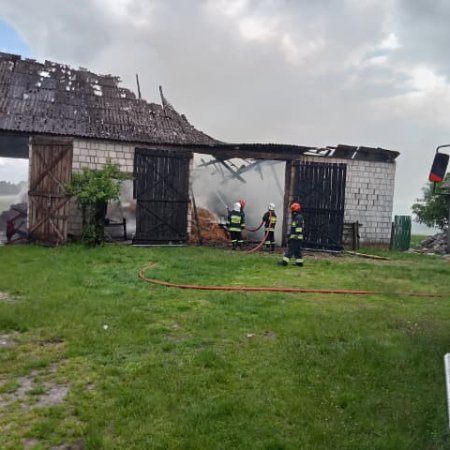 Pożar stodoły w Łęgu Przedmiejskim [ZDJĘCIA]