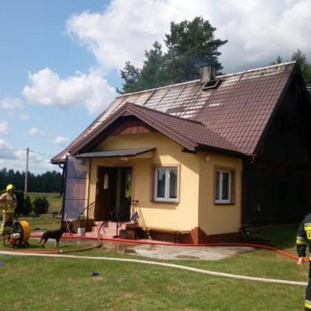 Pożar w miejscowości Wolkowe. Z ogniem walczyło 6 jednostek strażackich [ZDJĘCIA]
