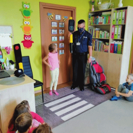 Akcja „Bezpieczna droga do szkoły” z ostrołęcką policją [ZDJĘCIA]