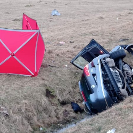 Tragedia na drodze. Nie żyje jeden z kierowców, drugi trafił do szpitala [ZDJĘCIA]