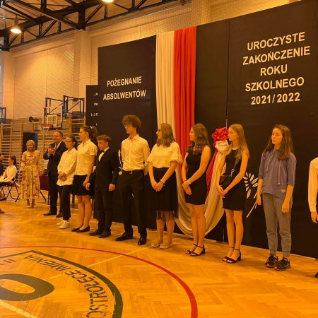 Uczniowie SP 10 w Ostrołęce mają już wakacje [ZDJĘCIA]