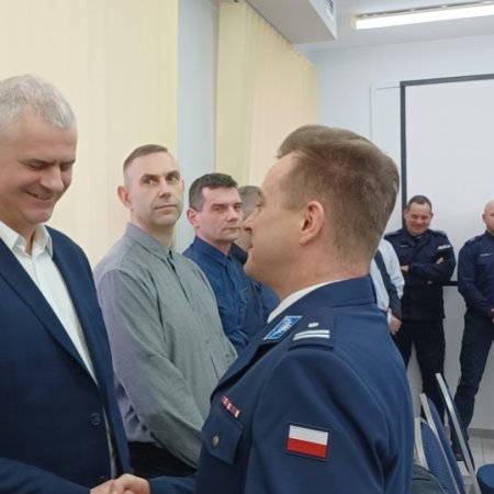Grupa policjantów z Wyszkowa odeszła na emeryturę [ZDJĘCIA]