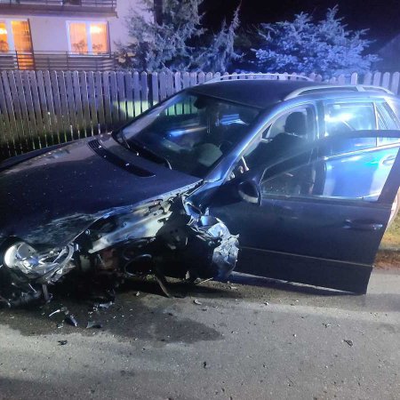 Szaleńczy rajd! Wjechał w auto i w płot. Po wszystkim... odmówił badania alkomatem