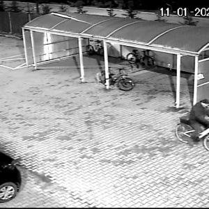 Poznajecie tego mężczyznę? Poszukuje go wyszkowska policja [ZDJĘCIA]