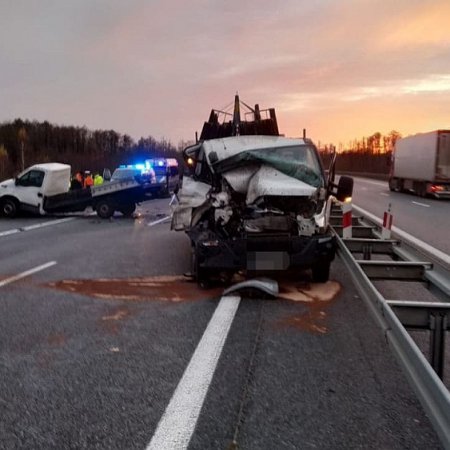 Iveco najechało na iveco. Groźny wypadek na ekspresówce