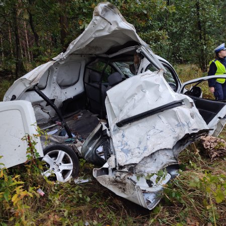 Tragiczny wypadek. Jeden z kierowców zginął na miejscu [ZDJĘCIA]