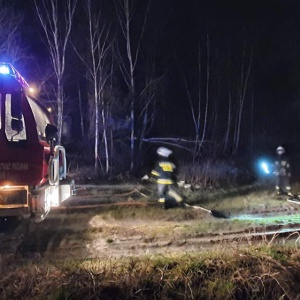Pożar w Czarnowcu. W akcji OSP Rzekuń [ZDJĘCIA]
