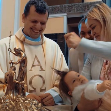 Ksiądz Adam Ulatowski znów rapuje. Nowa piosenka [WIDEO]