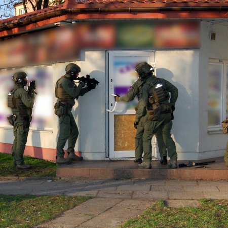 Ostrołęka: Kolejny nalot policji skarbowej na nielegalny salon hazardu [ZDJĘCIA]