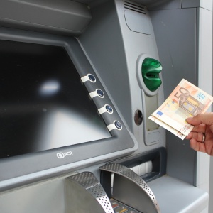 Konto walutowe. Kiedy może nam się przydać i jak je założyć?
