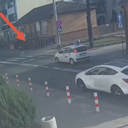 3 tysiące złotych mandatu za ten manewr. Pieszy miał dużo szczęścia [WIDEO]