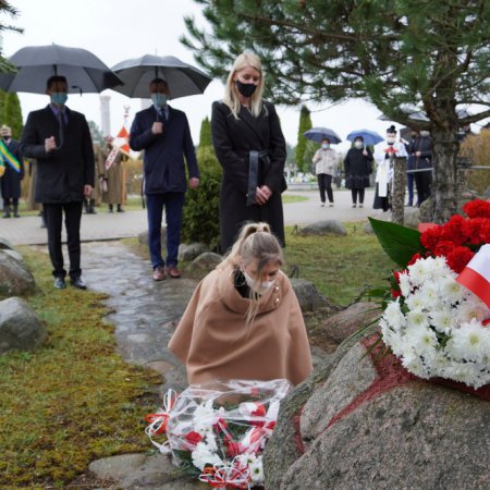 81. rocznica Zbrodni Katyńskiej. Ostrołęka w hołdzie ofiarom NKWD [ZDJĘCIA]