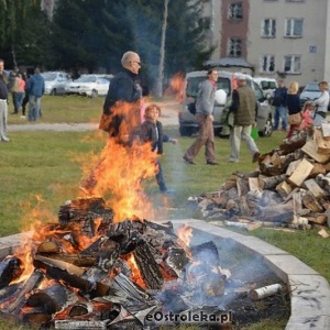 Osiedlowy festyn i pieczenie ziemniaka na osiedlu Centrum
