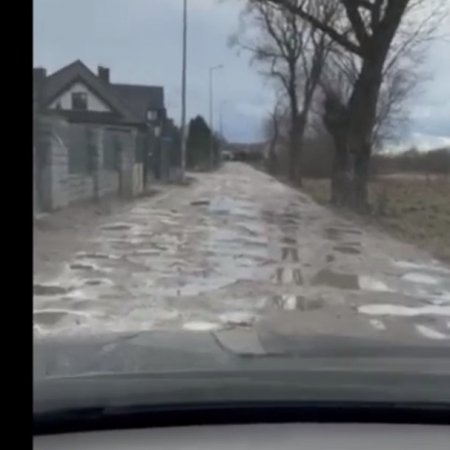 Ulica Wypychy w opłakanym stanie [WIDEO]