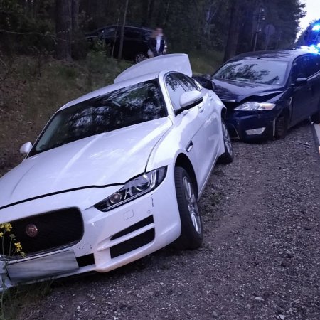 Wypadek w Szwendrowym Moście. Uszkodzone trzy auta [ZDJĘCIA]