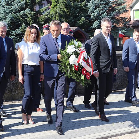 Święto Wojska Polskiego. Uroczystości na cmentarzu parafialnym [ZDJĘCIA]