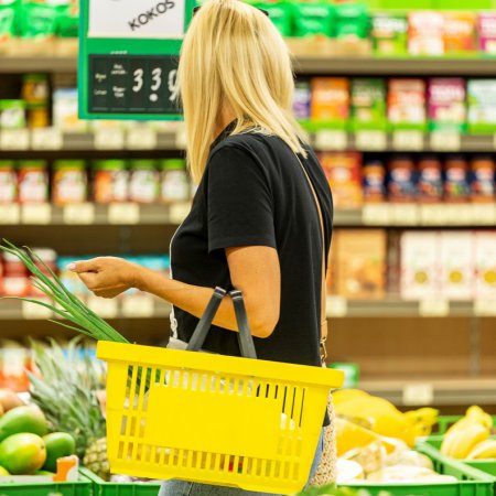 Agresywna walka na ceny i promocje wśród dyskontów mocno dzieli Polaków [RAPORT] 