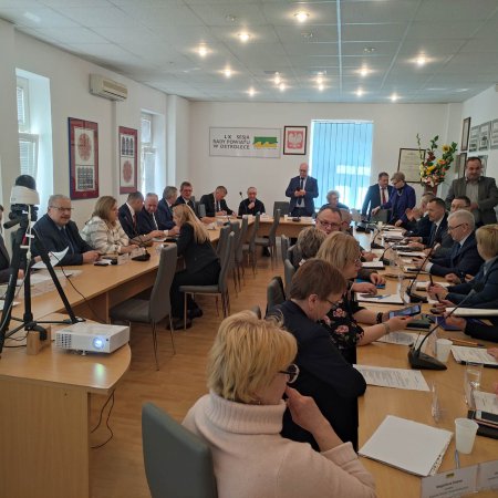 Zaglądamy do portfeli samorządowców. Ile zarobili w zeszłym roku radni powiatowi?