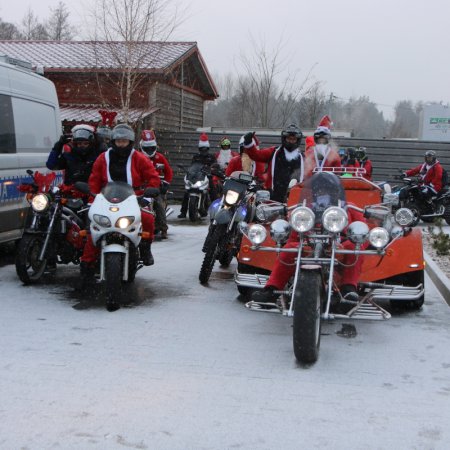 Motomikołaje po raz 10. w Ostrołęce: Zimowa parada motocyklowa w mikołajkowym stylu!