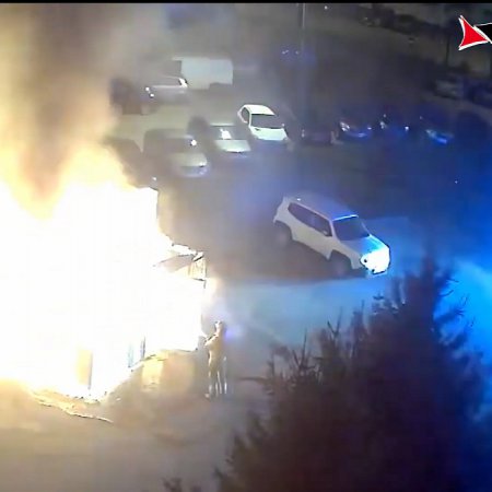 Szokujące! Dla zabawy podpalili wiatę śmietnikową powodując ogromne straty [WIDEO]