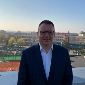 Różne oblicza promocji. Popielarz: "Klasa i ambona nie powinny być zaangażowane politycznie"