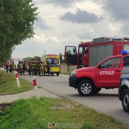 Wypadek w Ławach. W zderzeniu z osobówką ucierpiał rowerzysta