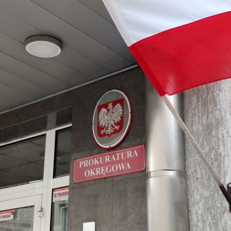 Prokuratura z Ostrołęki chce uchylenia tajemnicy dziennikarzy TV Republika