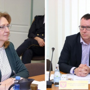 Radni spotkali się w sądzie. Jest wyrok. Mariusz Popielarz musi przeprosić Ewę Żebrowską-Rosak