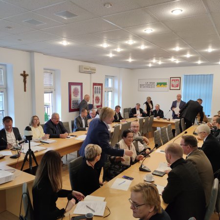 Radni zmieniają budżet powiatu [ZDJĘCIA]